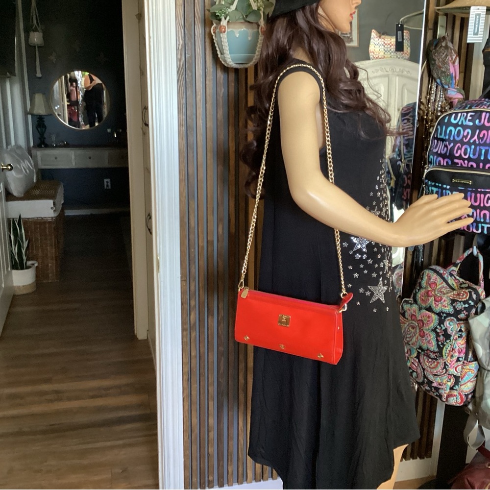 MCM red mini bag with gold chain hand strap and removable crossbody chain strap - Picture 16 of 16